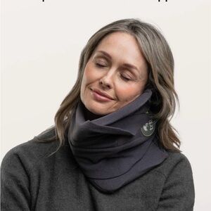 NWT TRTL travel neck pillow